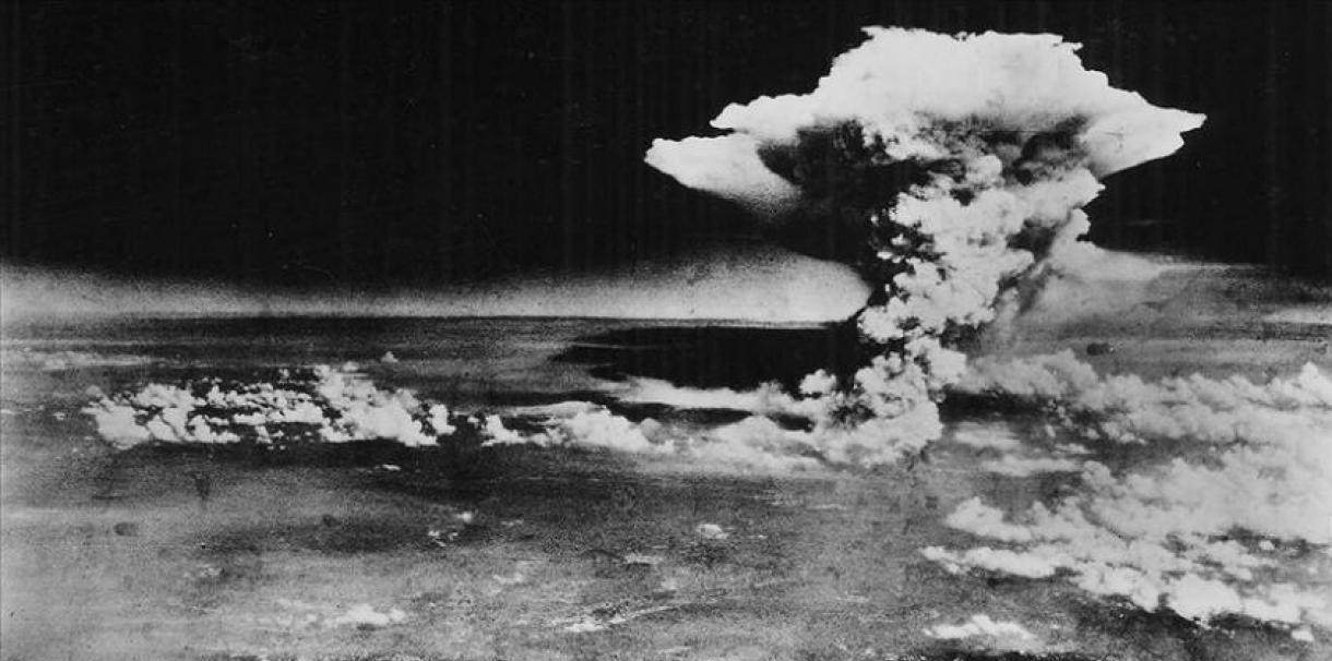 広島・被爆直後の原爆ドーム